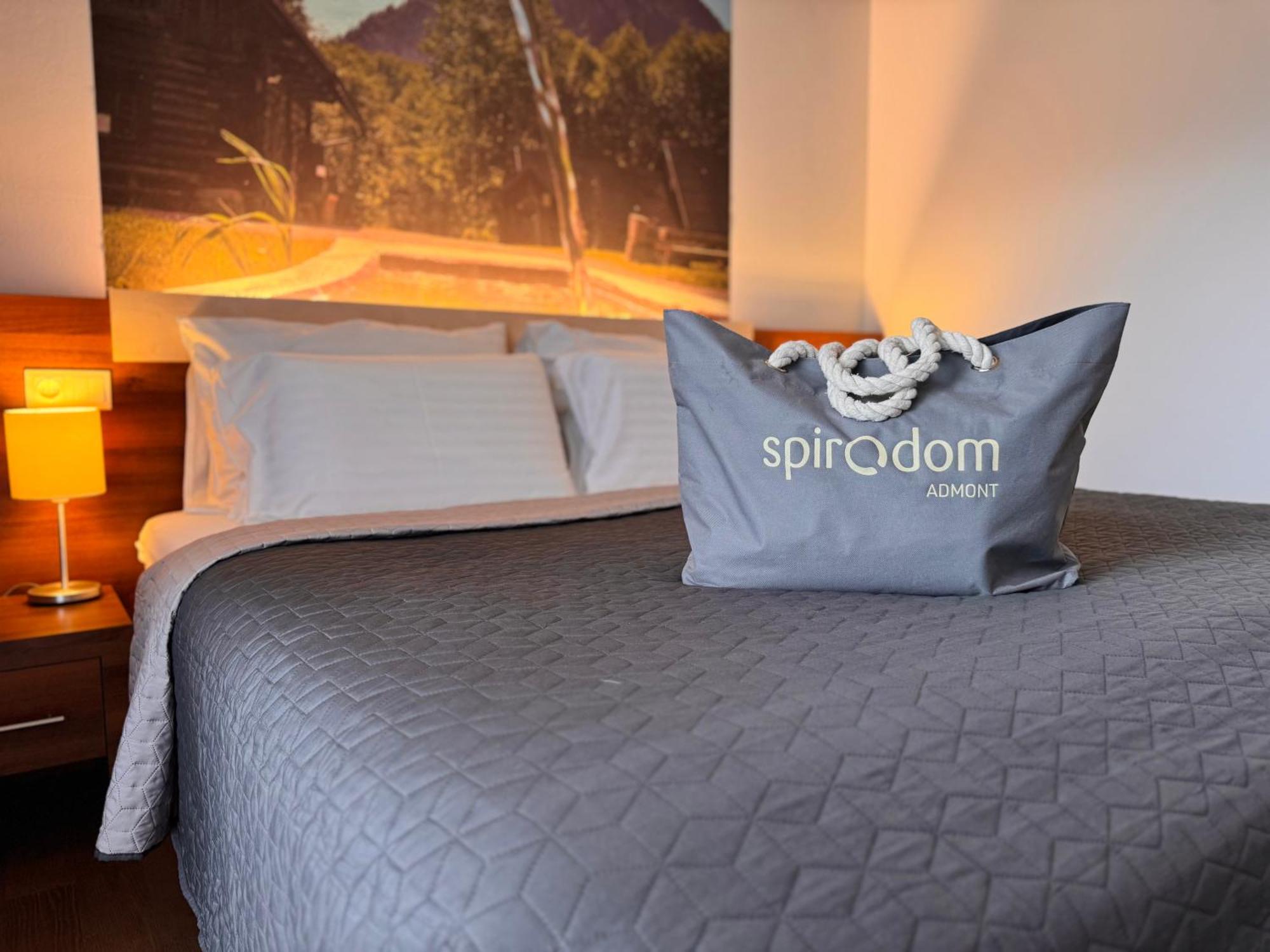 Hotel Spirodom Admont Bagian luar foto