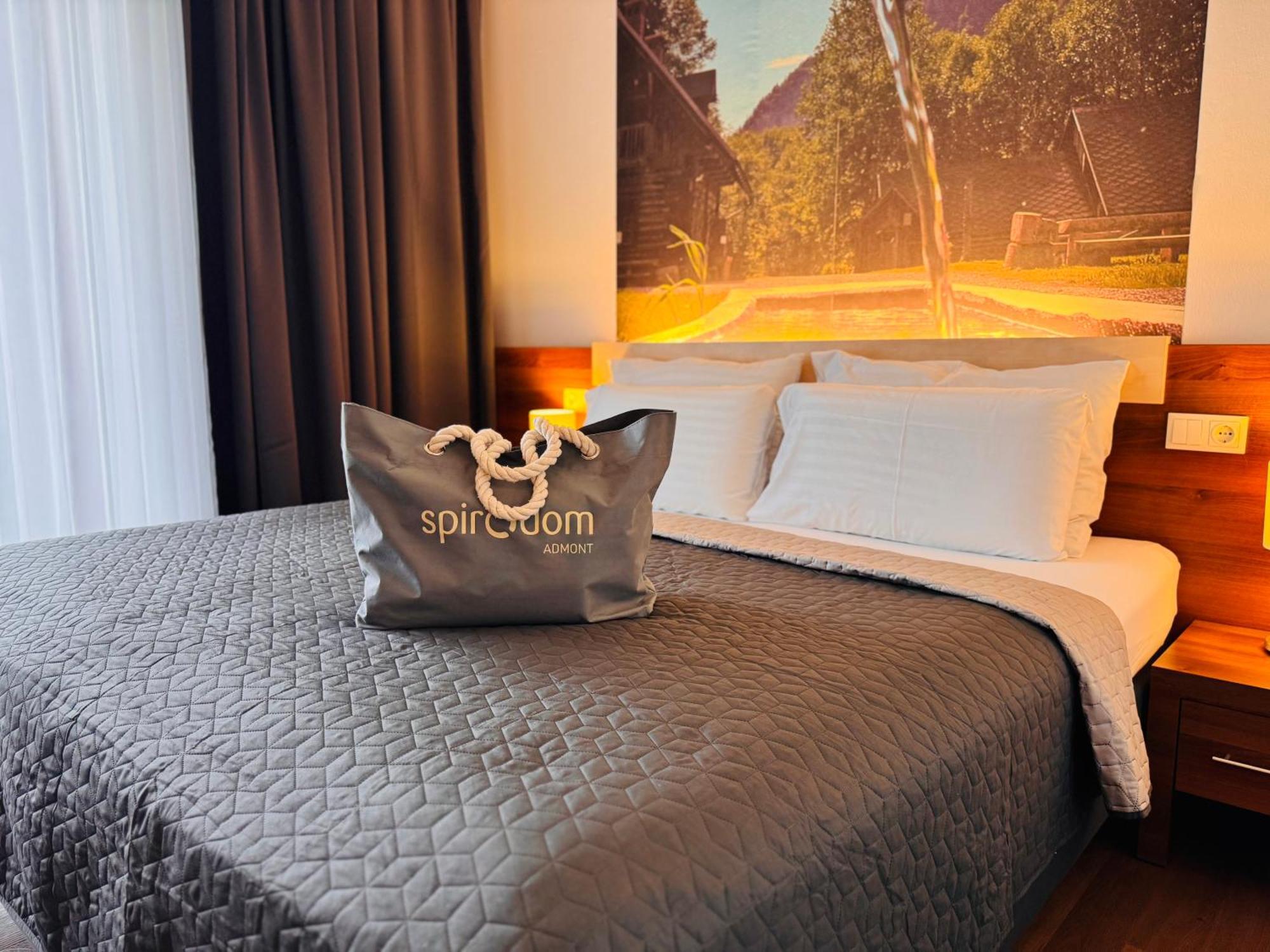 Hotel Spirodom Admont Bagian luar foto